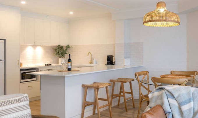 Mollymook House | Breakers 5 - Beautifully renovated apartment just a stones throw from the beach