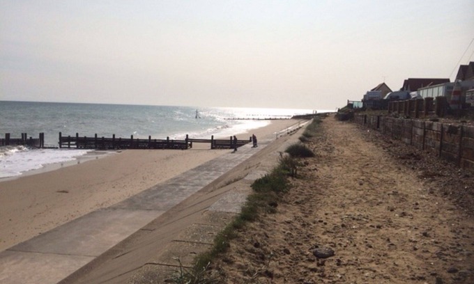Walcott House | 'Breakers' by the sea