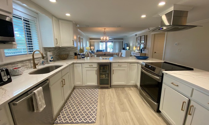 Destin Condo | “Breakers East 101” Gulf Front 2BR/2BA Beach setup included