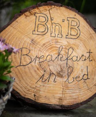 Horschhausen Bed & Breakfast | Breakfast in bed