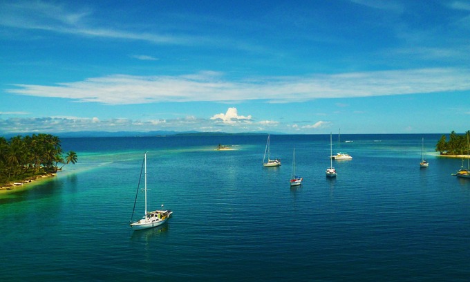Carti Tupile Boat Rental | Breakfast, lunch, dinner, excursions, snorkeling and fishing equipment inclusive