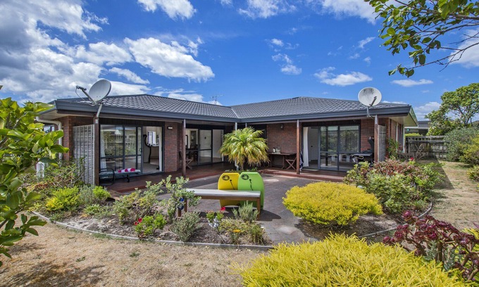 Ruakaka House | Bream Bay Bach - Ruakaka Holiday Home
