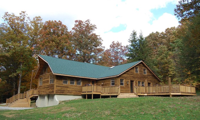 Farmington House | Breath Taking Lodge 3 miles from Nemacolin Resort &10 miles from Ohiopyle!