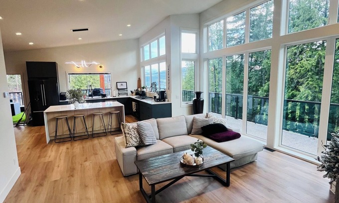 Anglemont Ski Chalet | Breathtaking 4-bedroom retreat on 2.5 private acres with views you won’t forget!