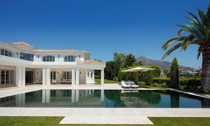 Marbella Villa | Breathtaking 6-bedrooms Property in Nueva Andalucia - Marbella