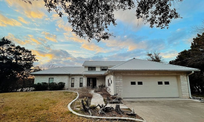 Temple House | Breathtaking Balcony Lakehouse w/ Lake Access | Tranquil | Pet Friendly