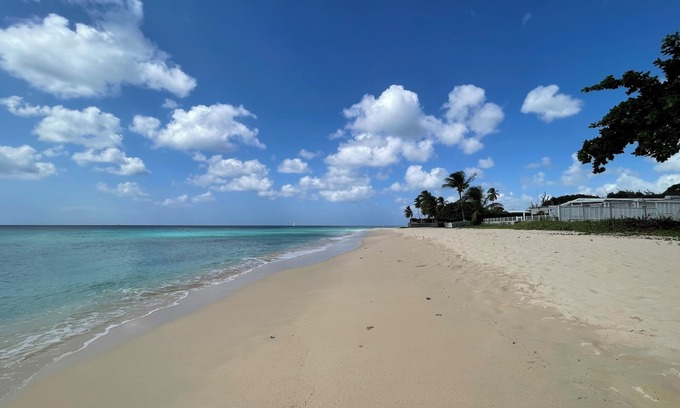 Spring Garden Apartment | Breathtaking Beachfront Apartment - FREE Wi-Fi