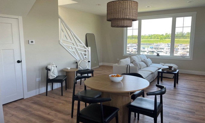 Ottawa House | Breathtaking Brand New 3-Bedroom2.5 bath Waterfront Home. Sleeps 6