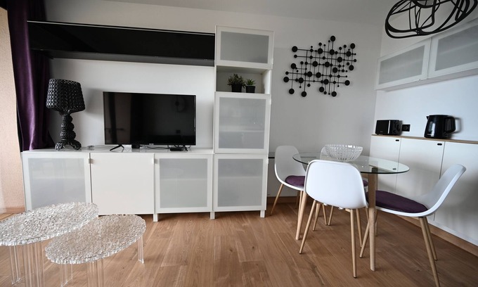 La Croix des Gardes Apartment | Breathtaking. Cannes