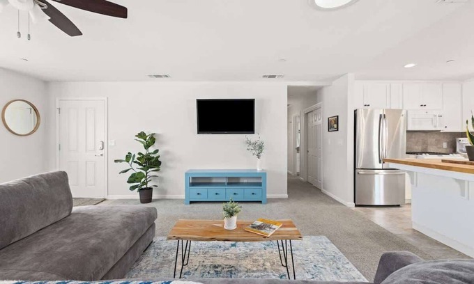 Visalia House | Breathtaking Country Views at Bonnieview Near SNP