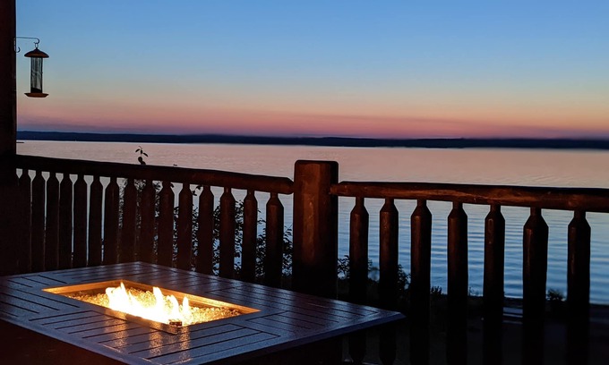 Ashland Condo | Breathtaking family getaway on the beach