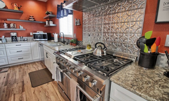 Eagle House | Breathtaking features near the heart of downtown Eagle Idaho!