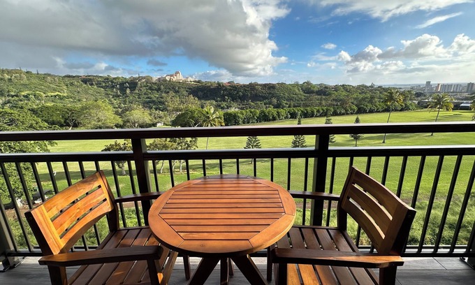 Moanalua House | BREATHTAKING GOLF COURSE VIEWS, HOME "B", MODERN-CLEAN-NEW, UNWIND IN PARADISE!