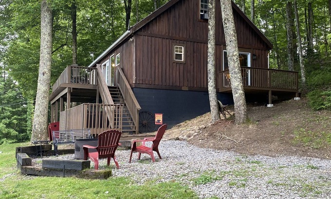 French Creek Cabin | Breathtaking Mountain View in Wild and Wonderful WV! Hot tub! Breathtaking views