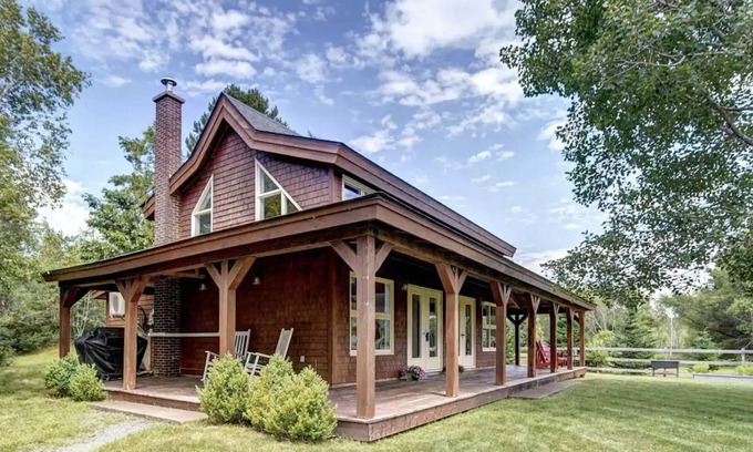 Hubley Ski Chalet | Breathtaking Nature Chalet 15 minutes from Halifax