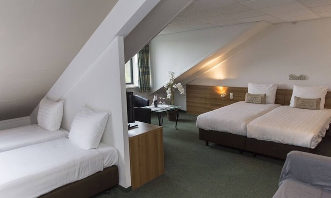 Heerenveen Hotel | Breathtaking Nature | Relaxing Haven close to Local Landmarks, Reserves & Dining