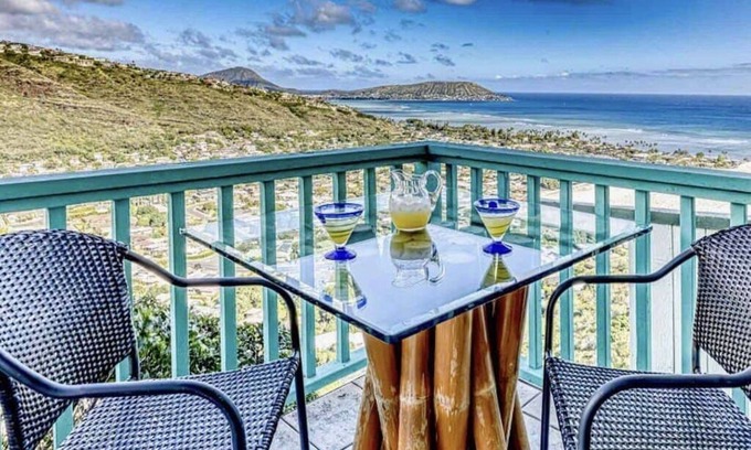 Waialae Iki Ridge House | Breathtaking Ocean View with Private Pool!