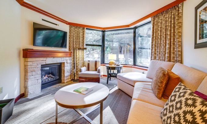 Olympic Valley Condo | Breathtaking Olympic Valley Gem: Walk to Chairlift