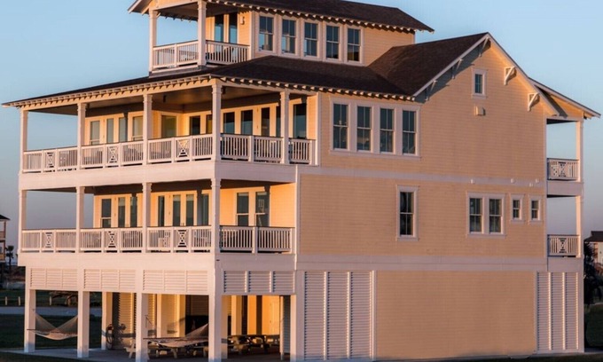 Red Fish Cove House | Breathtaking Pointe West Beachfront Luxurious Home