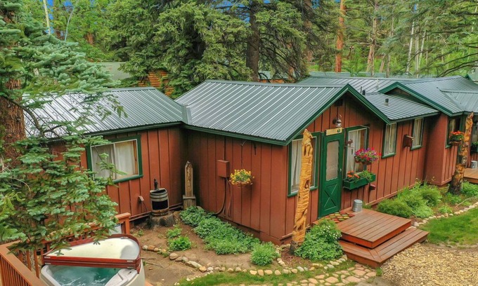 Estes Park House | Breathtaking River Front Cabin at RMNP w/Hot Tub