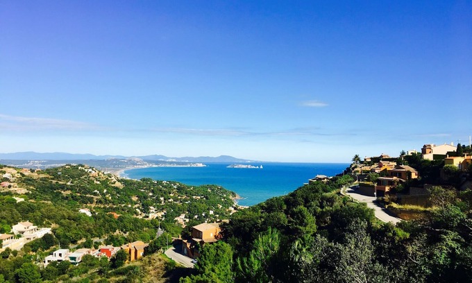 Begur House | Breathtaking seaviews in semiattached house in center of Begur- Free Wifi
