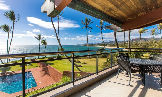 Wailua House Lots Condo | Breathtaking Sunrise View Oasis 3 Bedroom Sleeps 6, Oceanfront Luxury, Pool & AC