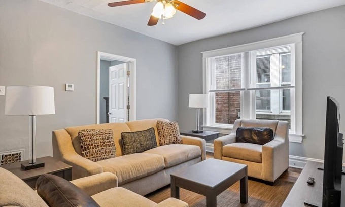 Shaw House | Breathtaking Unit in Shaw 2W