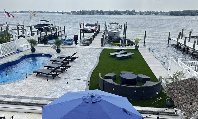 Brick House | Breathtaking Views, Heated Pool on the Metedeconk River!