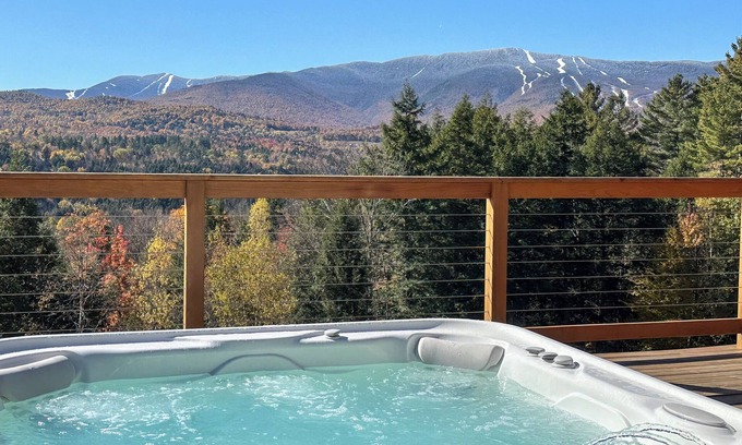 Waitsfield House | Breathtaking Views 7 Bedroom Estate w/Hot Tub