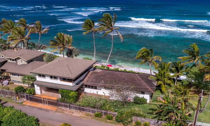 Mokuleia House | Breathtaking views at the private direct Beach/ocean front Pineapple Pad 30 nts