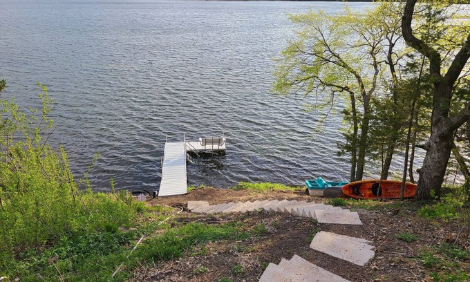 Richmond House | Breathtaking Views! Peaceful and Private!