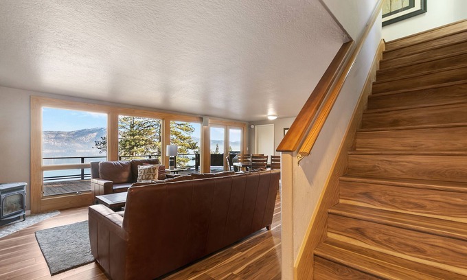 Crystal Bay House | Breathtaking Views from 3bed/2bath Home