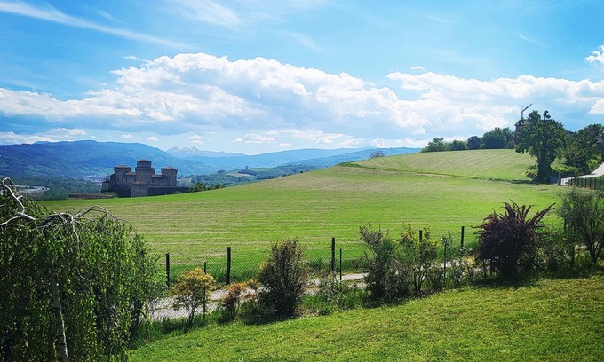 Mamiano Villa | Breathtaking villa with Parking&Garden