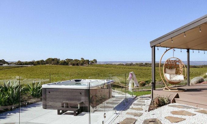 McLaren Vale House | Breathtaking vineyard views