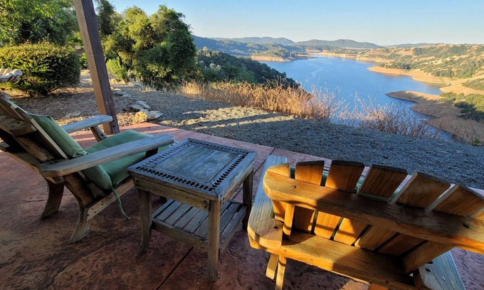 Angels Camp House | Breathtaking Vineyard and Lake Views, Secluded with private pickleball court