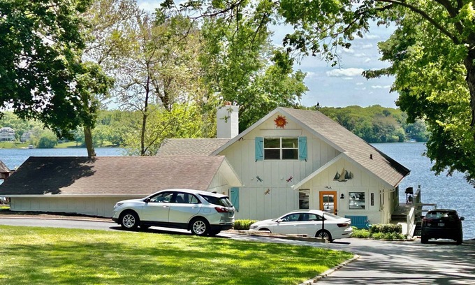 Delavan Lake House | Breathtaking Waterfront home on WATER w/Private Pier