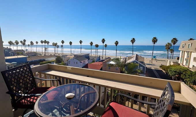 Oceanside Condo | Breathtaking Whitewater Ocean Views with Pier View!