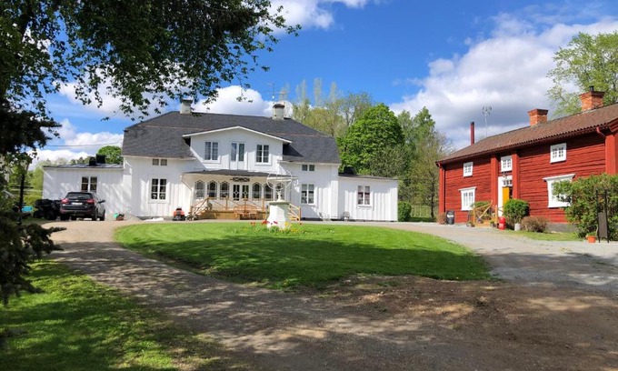 Bredsjo Bed & Breakfast | Bredsjö Gamla Herrgård White Dream Mansion
