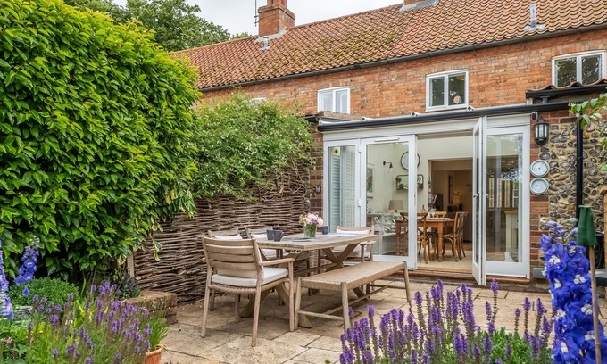 Deepdale Apartment | Breeze Cottage in the heart of Brancaster
