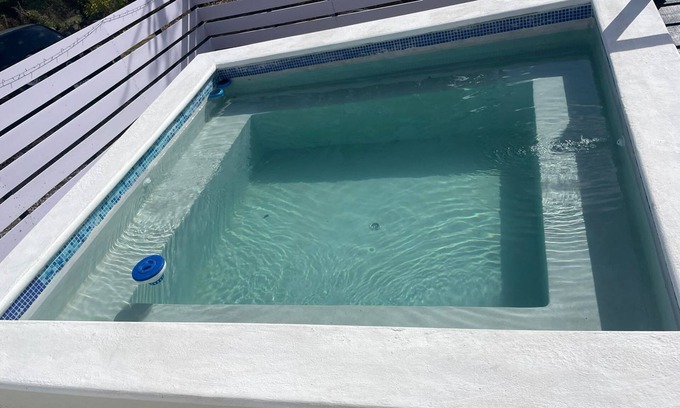 Scarborough Apartment | Breeze Manor apartment 1 n2bedroom apartment in lovely Scarborough with WiFi, AC