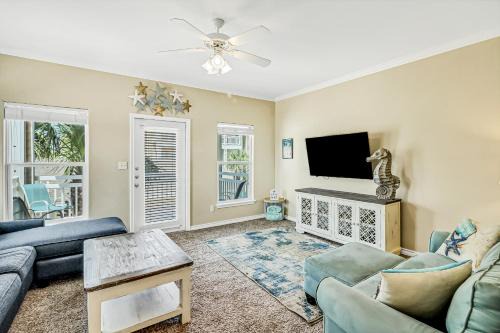 Corpus Christi House | Breezeways #201