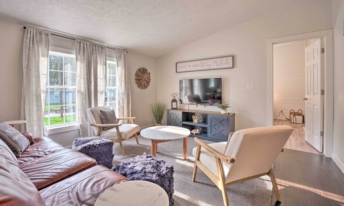 Lake Michigan Beach House | Breezy Coloma Getaway w/Grill - 1 Mi to Beaches!