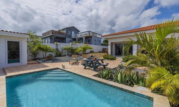 Santa Cruz Apartment | Breezy & Cozy Retreat ~ Arikok National Park ~Pool