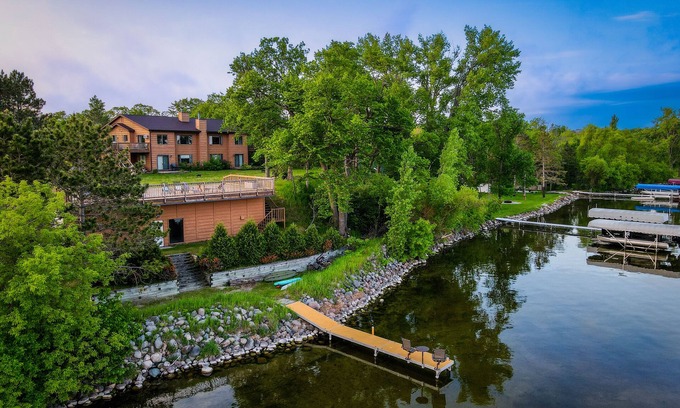 Bemidji Condo | Breezy Hills -Lake Bemidji, King bd, Kayaks, PB Trail!
