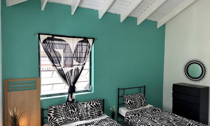Corinthe House | Breezy Lucian Bliss 10 minutes from Centre Attractions!