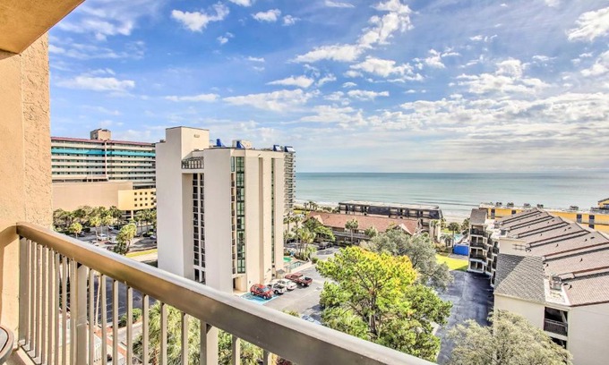 Myrtle Beach Apartment | Breezy Myrtle Beach Condo with Balcony and Views!