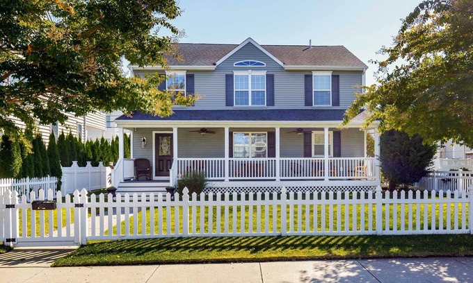 Gold Coast House | Breezy Ocean City Home: Walk to Beach + Boardwalk!