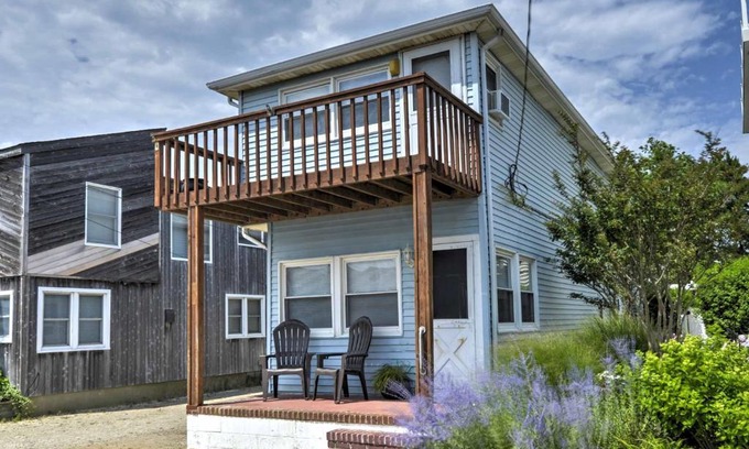 Ship Bottom House | Breezy Ship Bottom House with Yard and Beach Access!