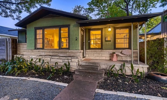 Brentwood House | Brentwood Bungalow. Walk & Bike Everything Austin!