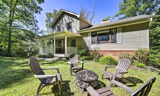 Brevard House | Brevard Retreat about 3 Mi to Downtown!